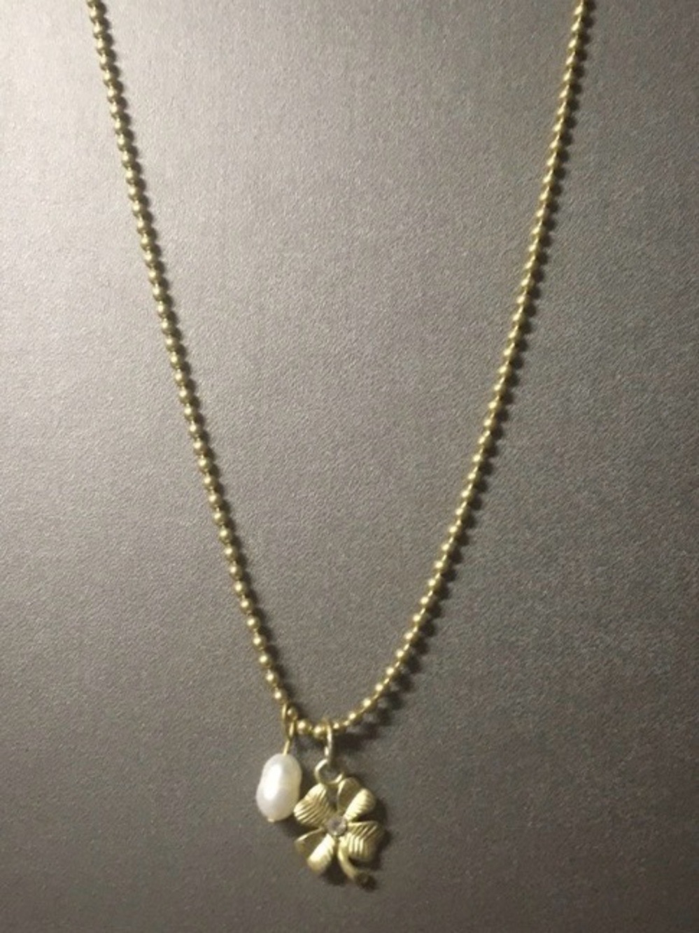 Celtic Shamrock & Pearl Necklace - Picture 1 of 4